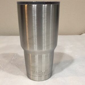 YETI Rambler 30 oz Stainless Steel Tumbler